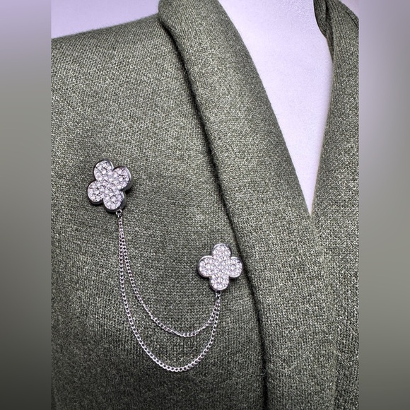 Creed Accessories - Creed 1913 Silver Flower Chain Lapel Pin Brooch with Rhinestones - New in Box